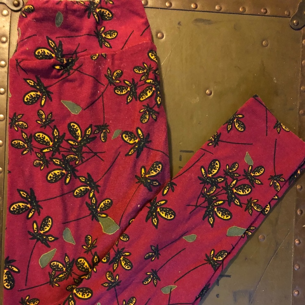 Lularoe burgundy one size leggings